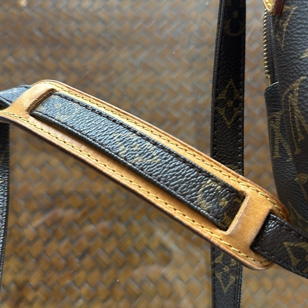 Louis Vuitton Amazone Bag Monogram Canvas crossbody DISCONTINUED bag. - Picture 4 of 14